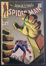 Load image into Gallery viewer, THE AMAZING SPIDER-MAN #67 (MARVEL,1968) Spider-Man versus Mysterio. First appearance of Randy Robertson.
